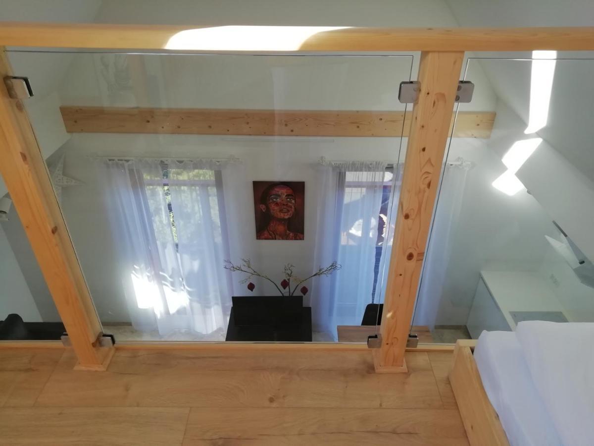 Nika, Apartment